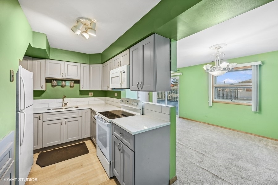 1245 S Mannheim Road Property Photo 11