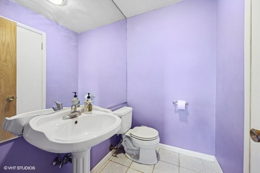 1245 S Mannheim Road Property Photo 17