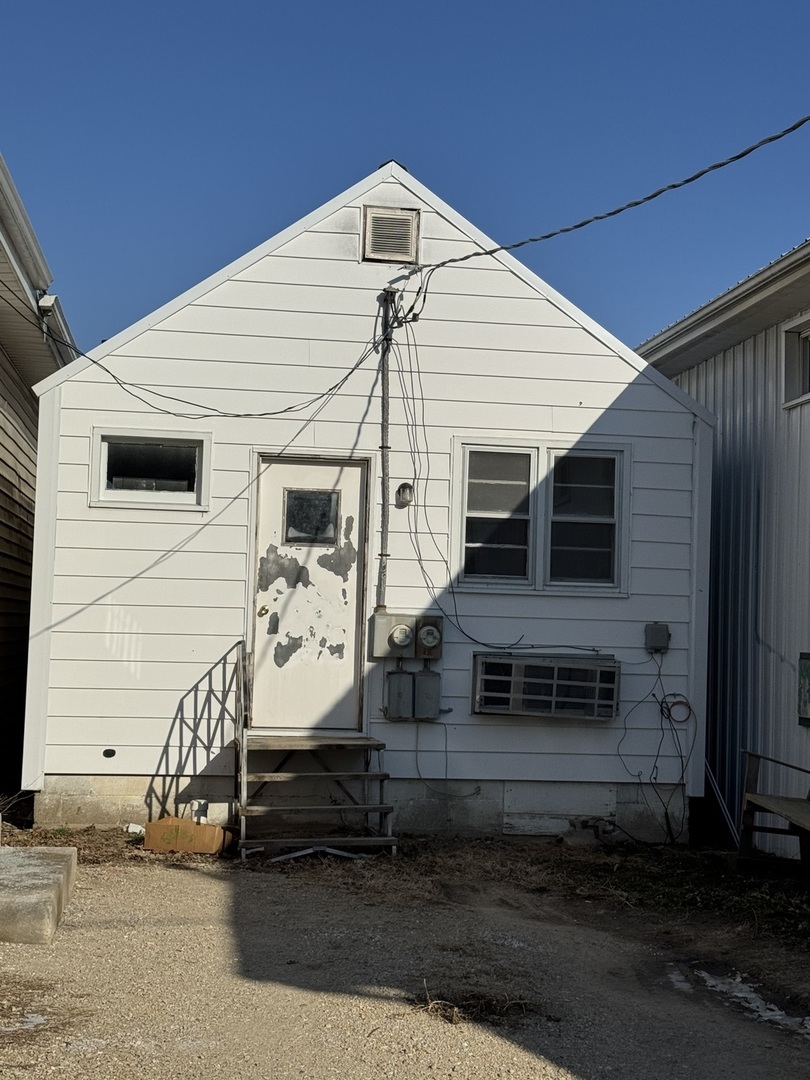 103 W Main St Property Photo 8