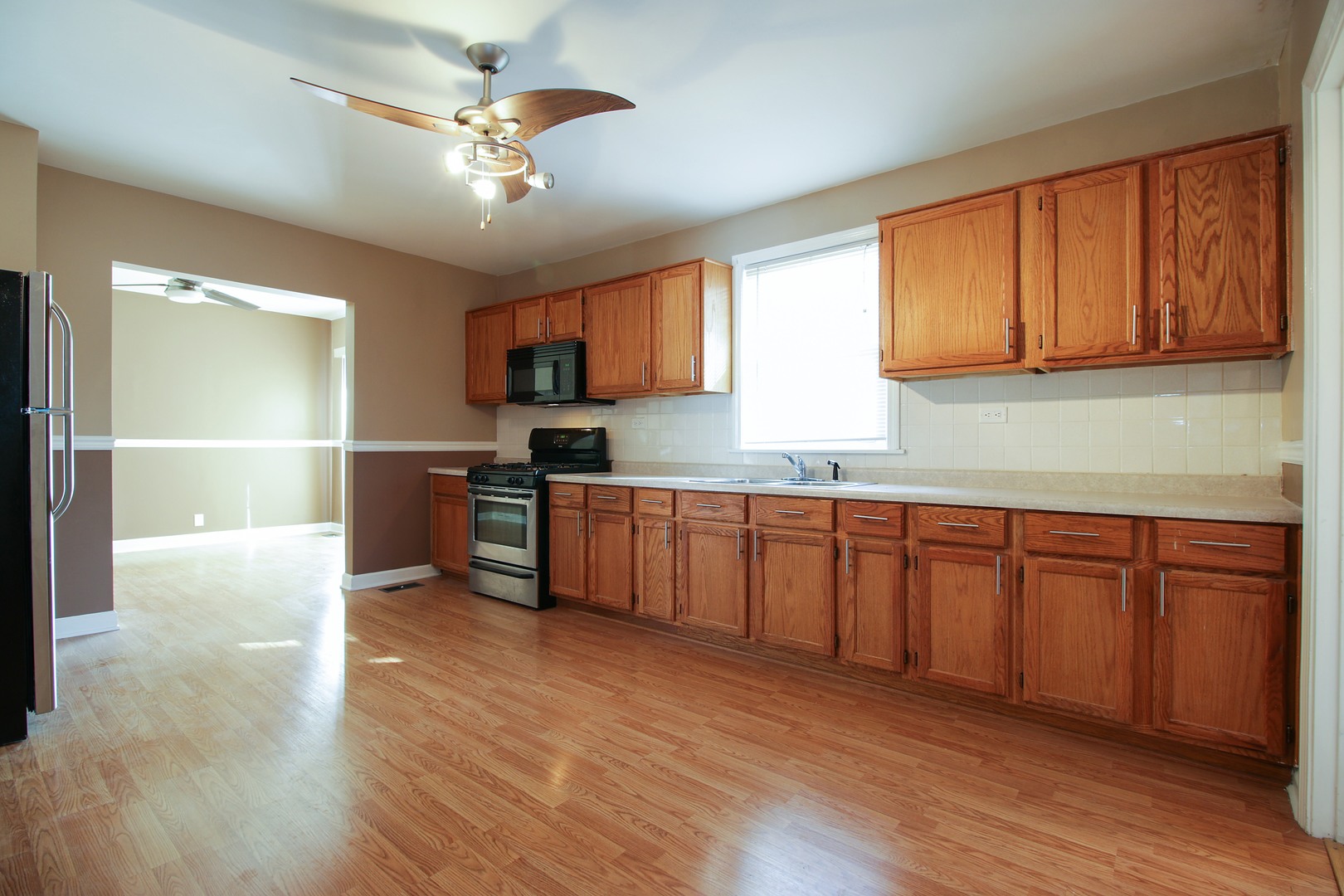 2341 W 144th Place Property Photo 2