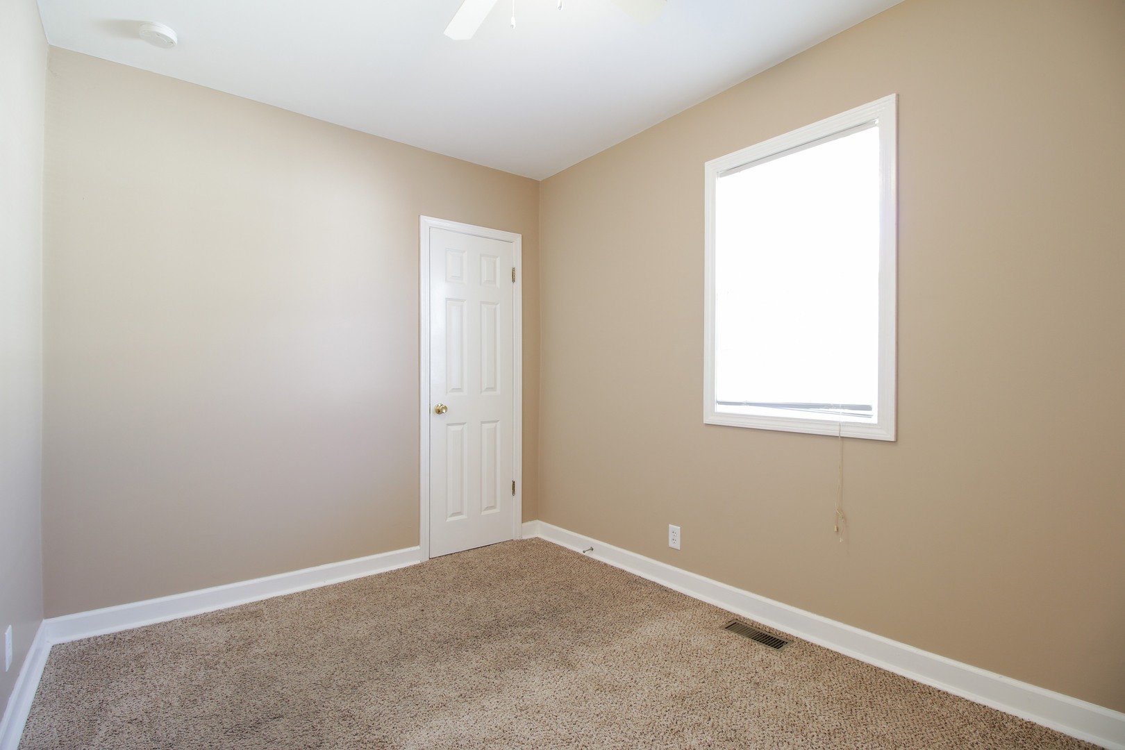 2341 W 144th Place Property Photo 4
