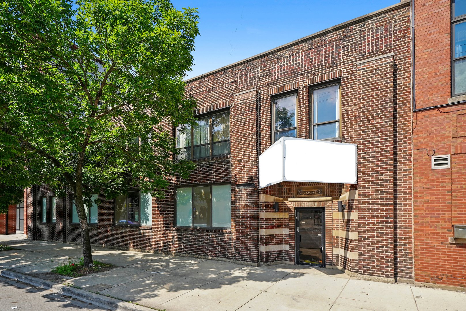 526 N Western Avenue Property Photo 1