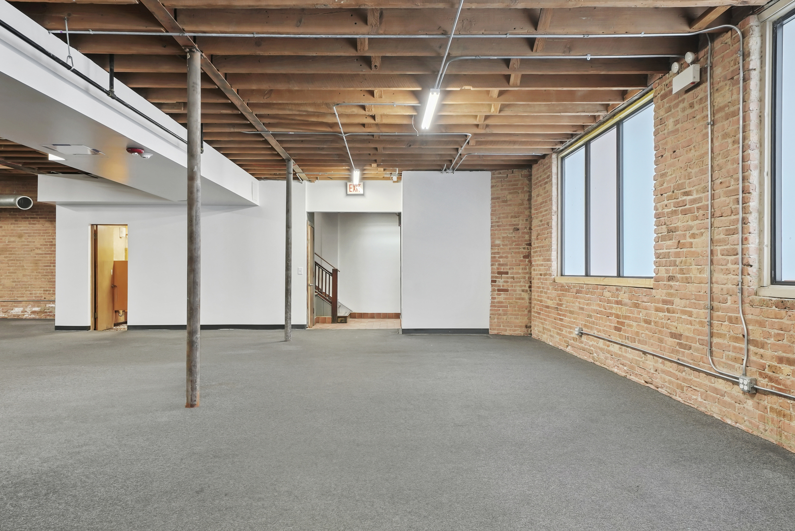 526 N Western Avenue Property Photo 13