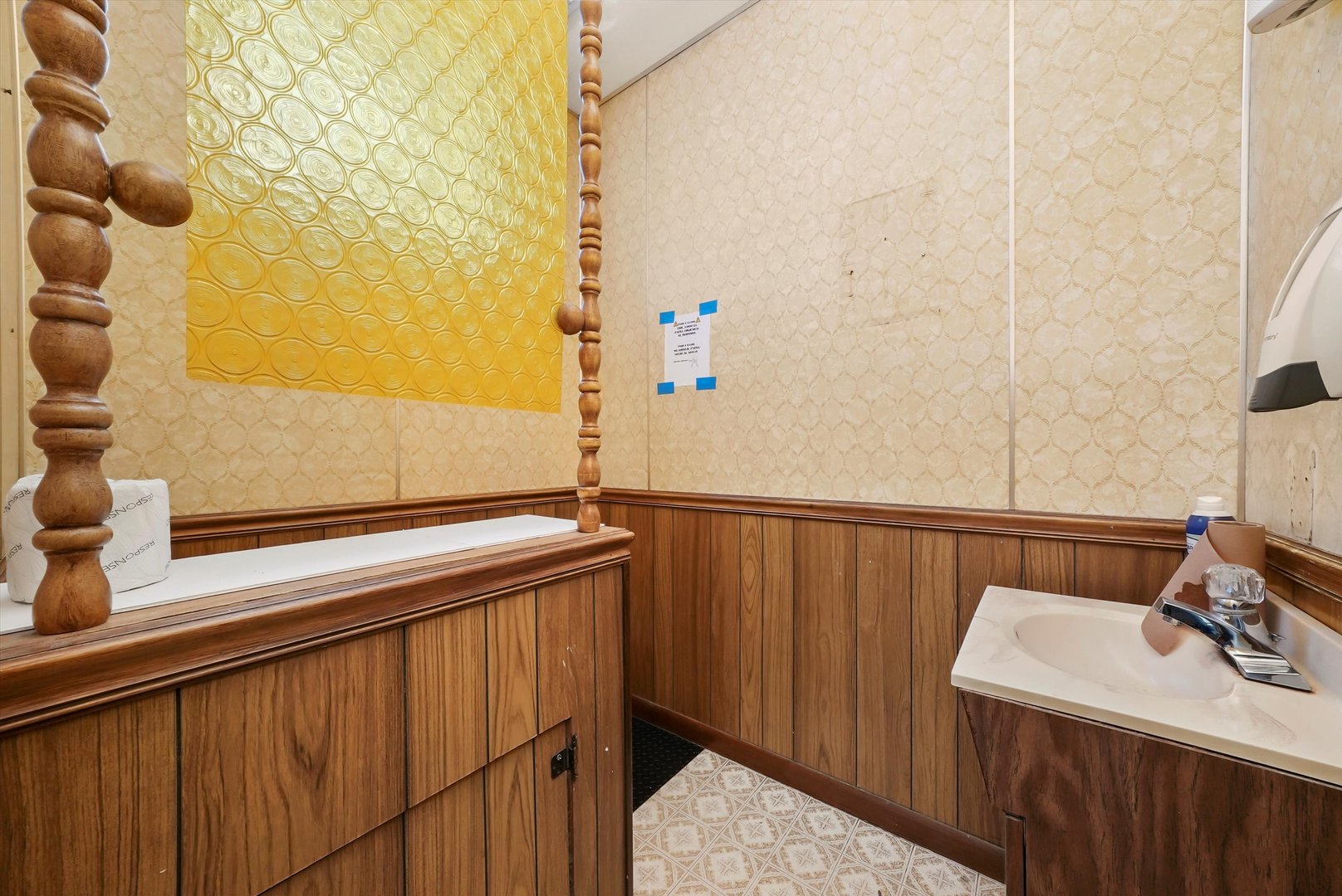 526 N Western Avenue Property Photo 59