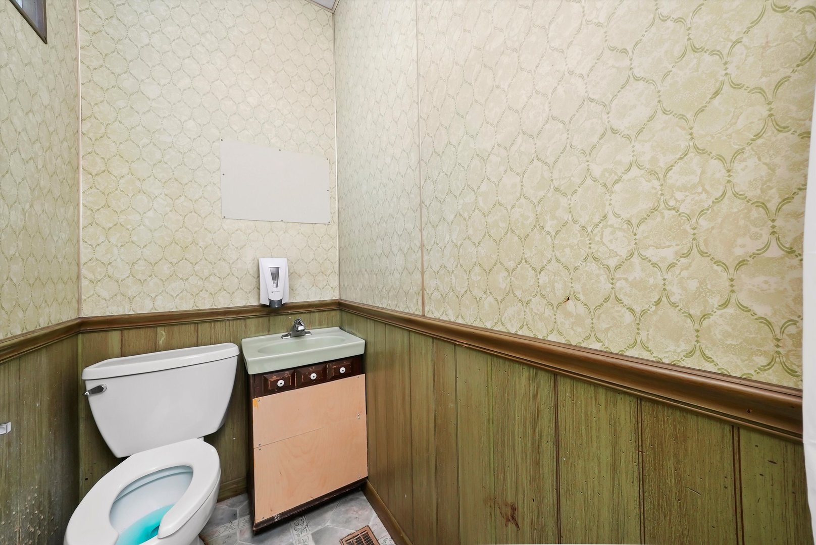526 N Western Avenue Property Photo 61