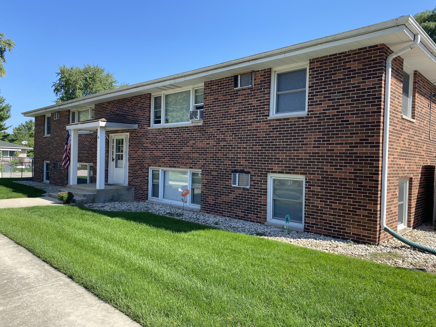 265 E Prairie Street Property Photo