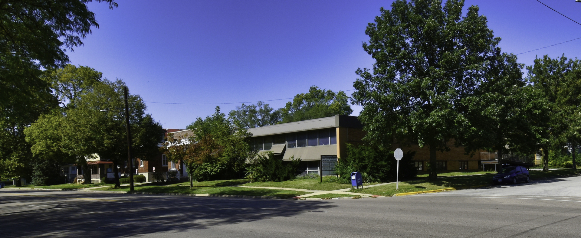 403 W Galena Blvd Property Photo 1