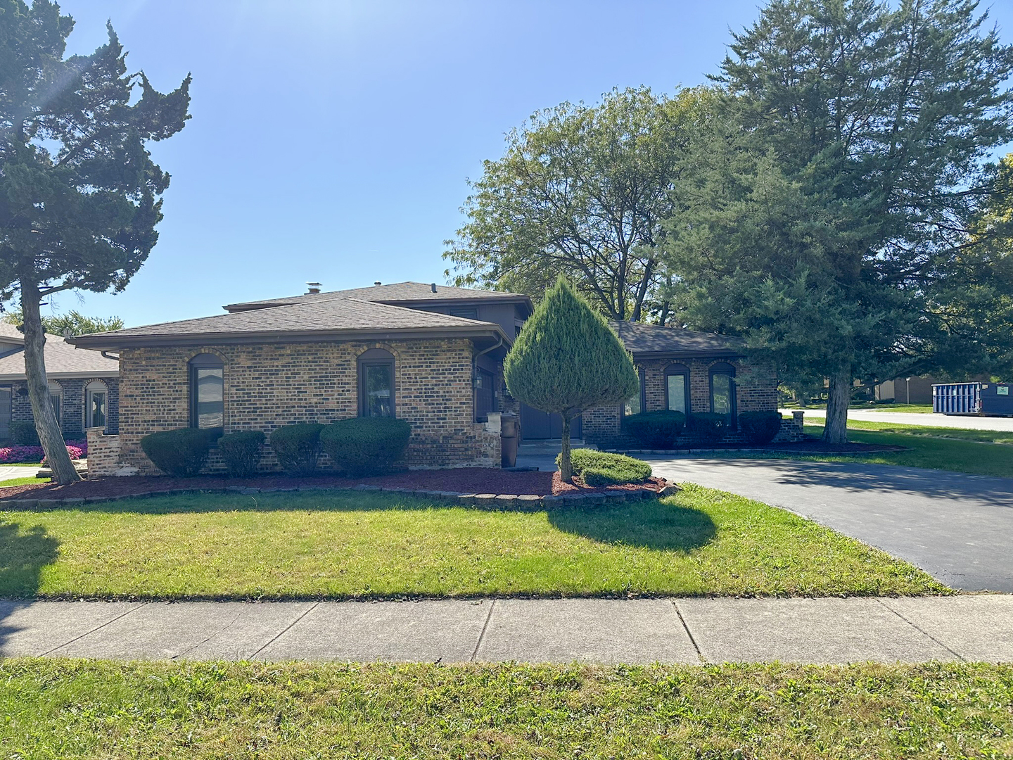 439 S Minerva Avenue Property Photo