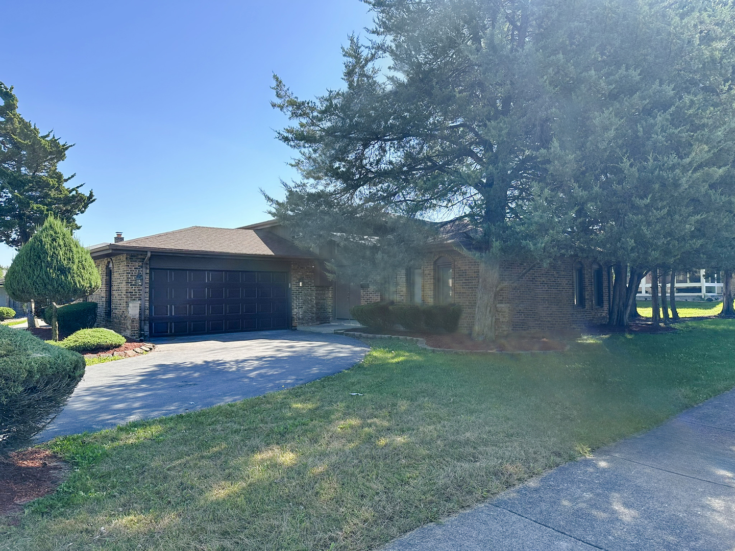 439 S Minerva Avenue Property Photo 2