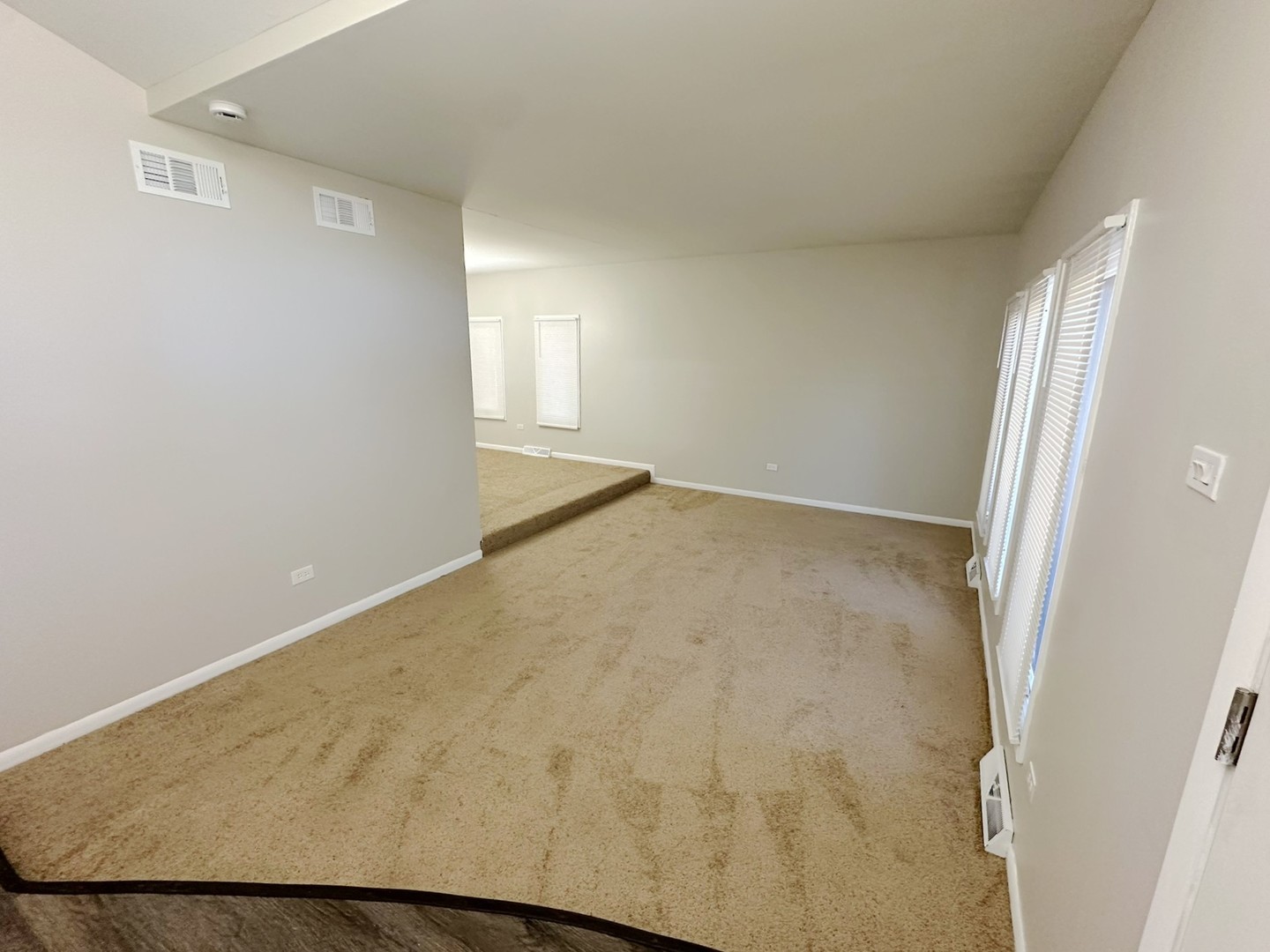 439 S Minerva Avenue Property Photo 4