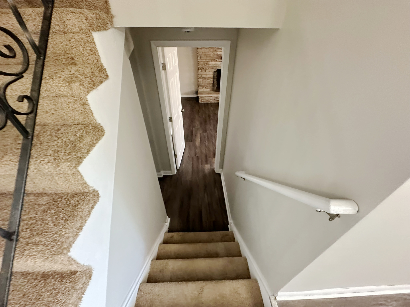 439 S Minerva Avenue Property Photo 10