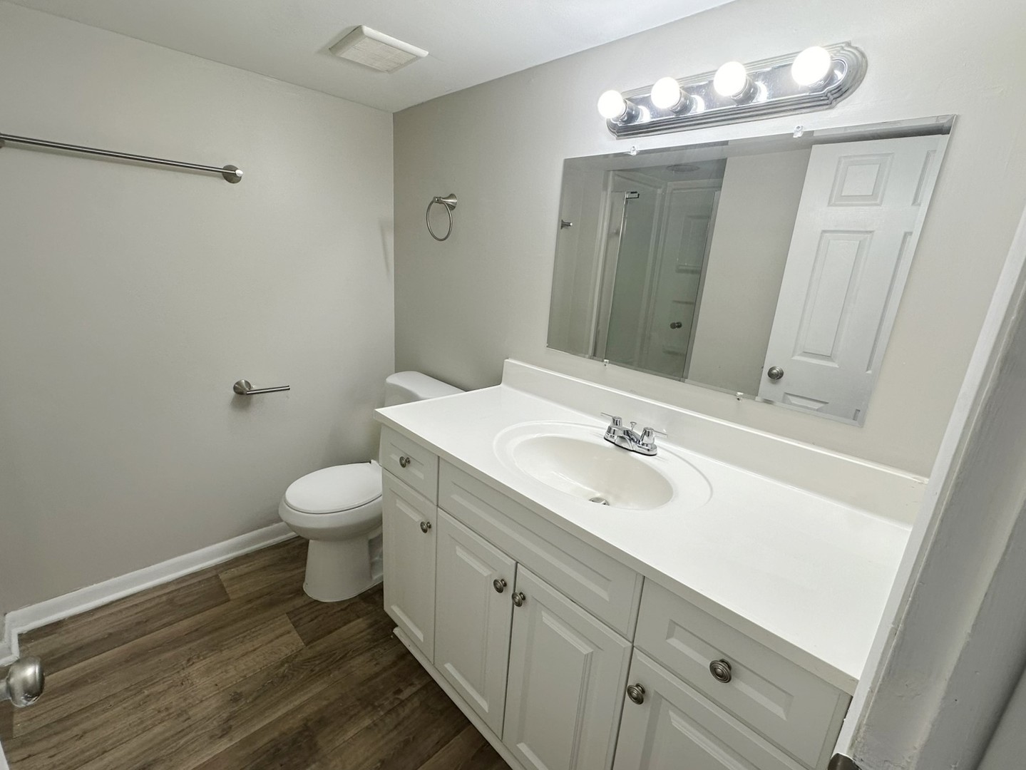 439 S Minerva Avenue Property Photo 13