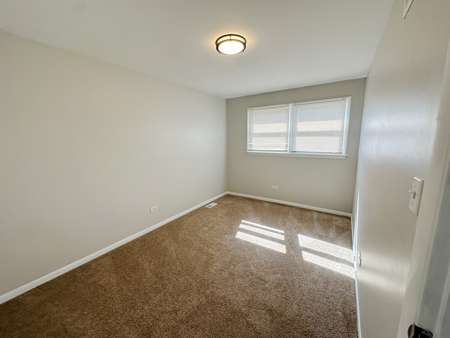 439 S Minerva Avenue Property Photo 16