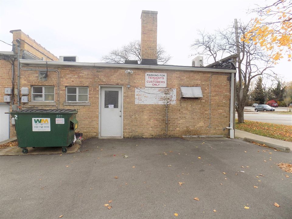 597 Roger Williams Ave Property Photo 3
