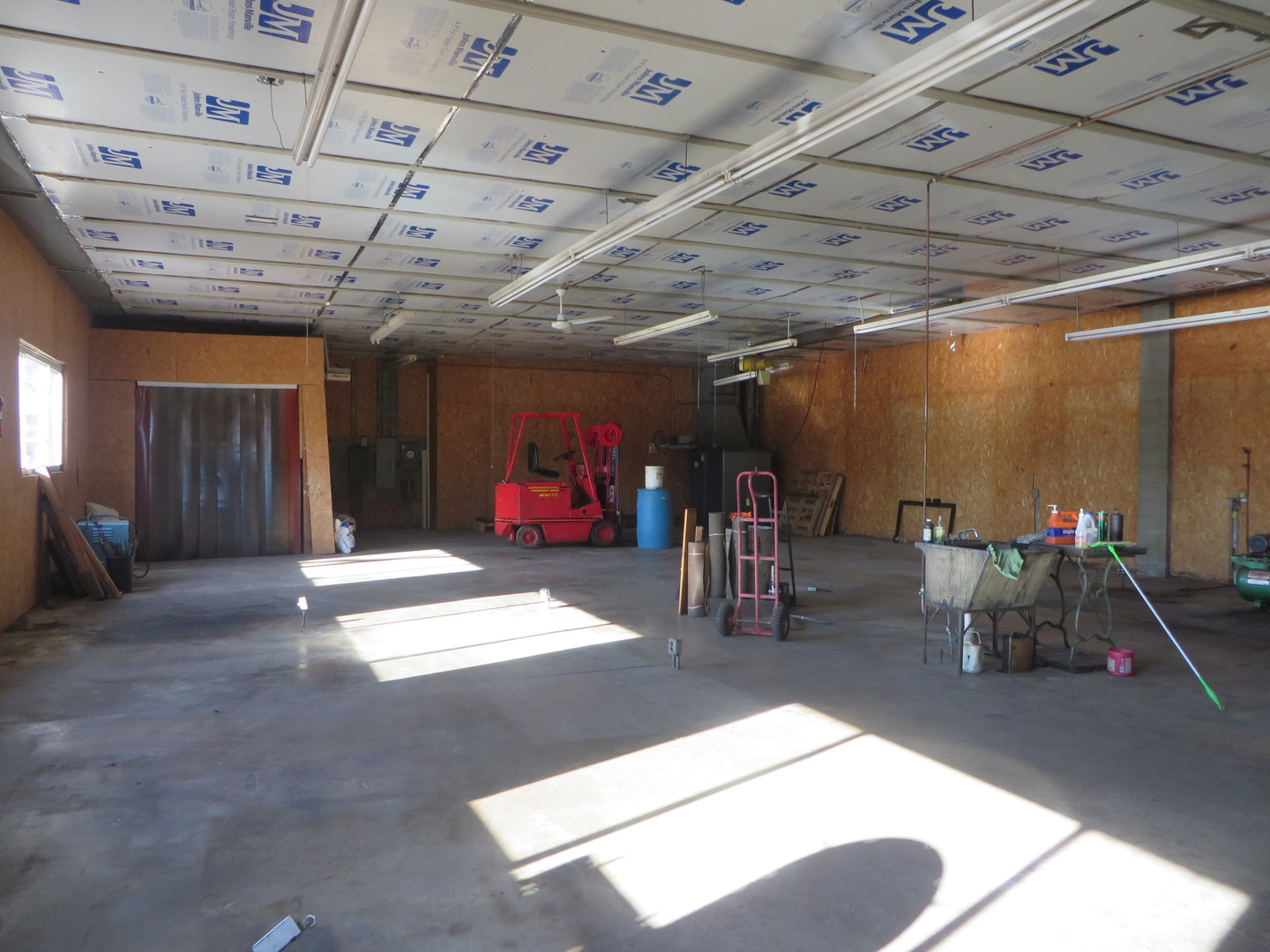 110 W River Street Property Photo 4
