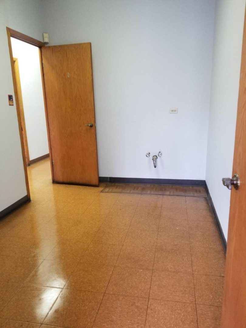 611 Wentworth Ave Property Photo 3