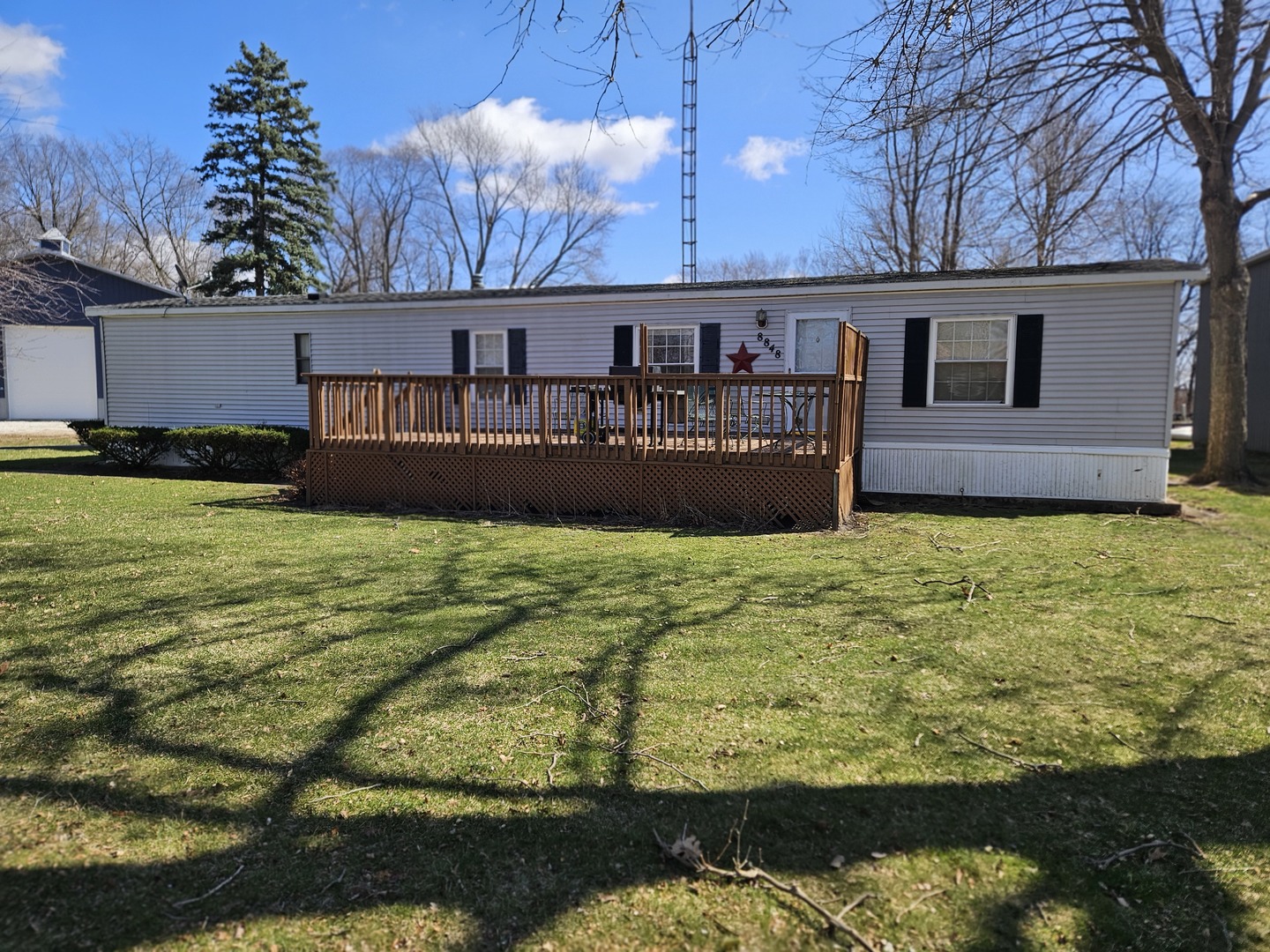 8848 E South Shore Drive Property Photo 1