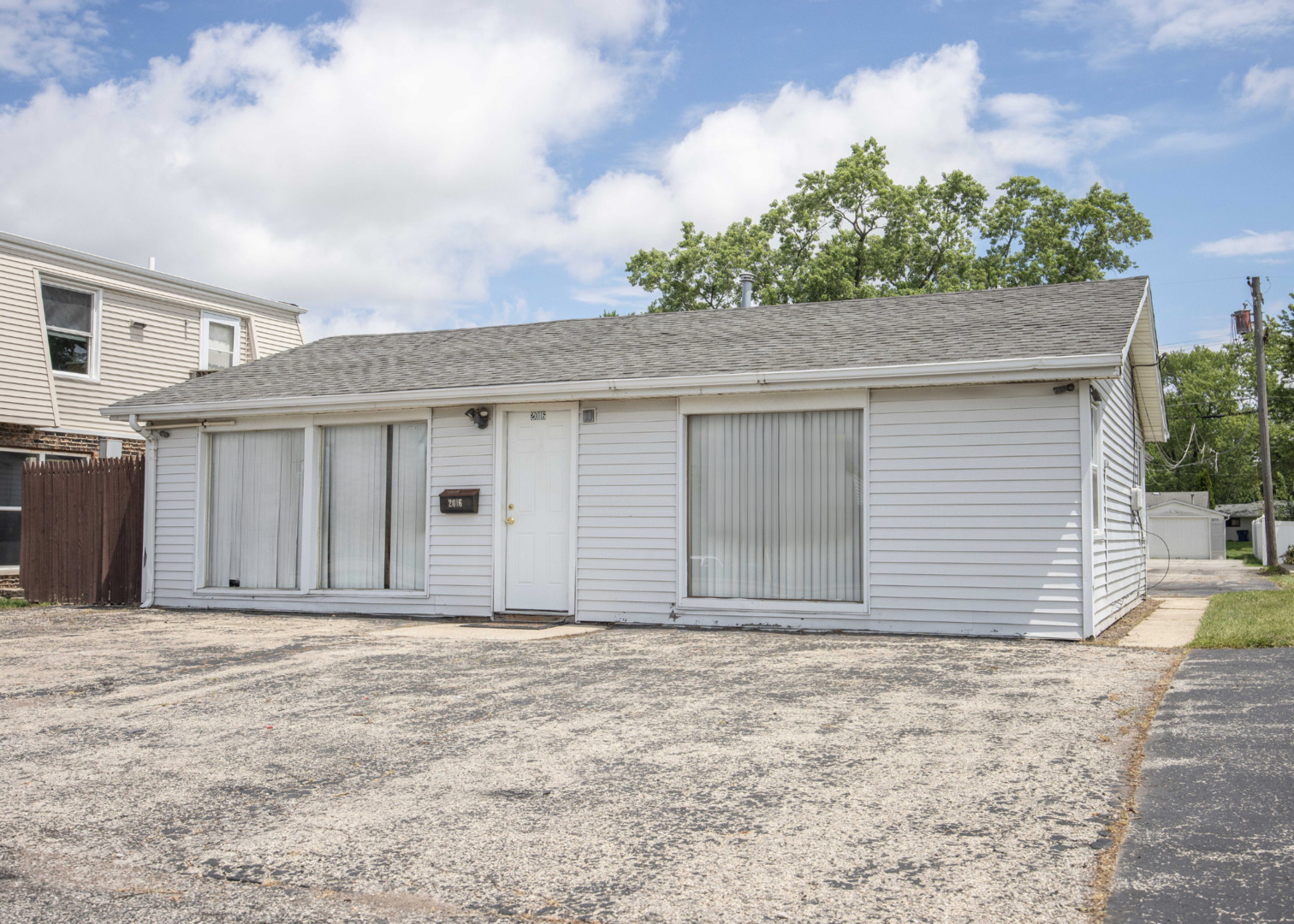 2016 Plainfield Rd Property Photo 2