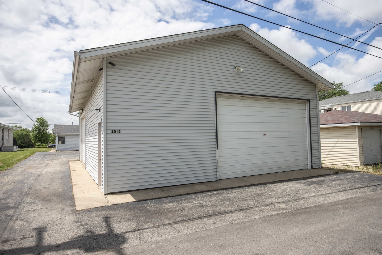 2016 Plainfield Rd Property Photo 16