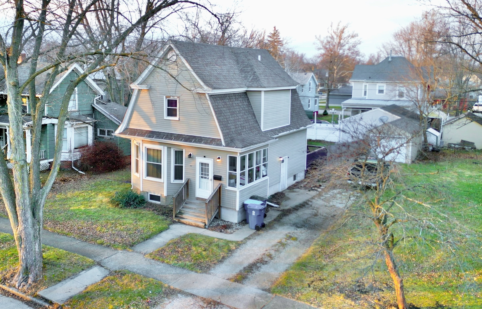409 E Madison Street Property Photo