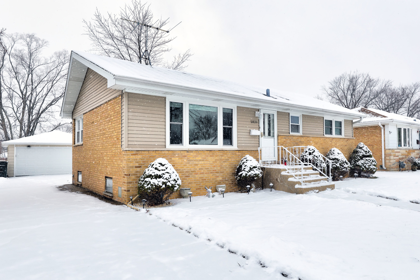 5036 Saint Paul Court Property Photo 2