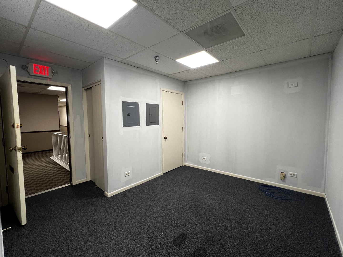 9944 S Roberts Road 201 Property Photo 5