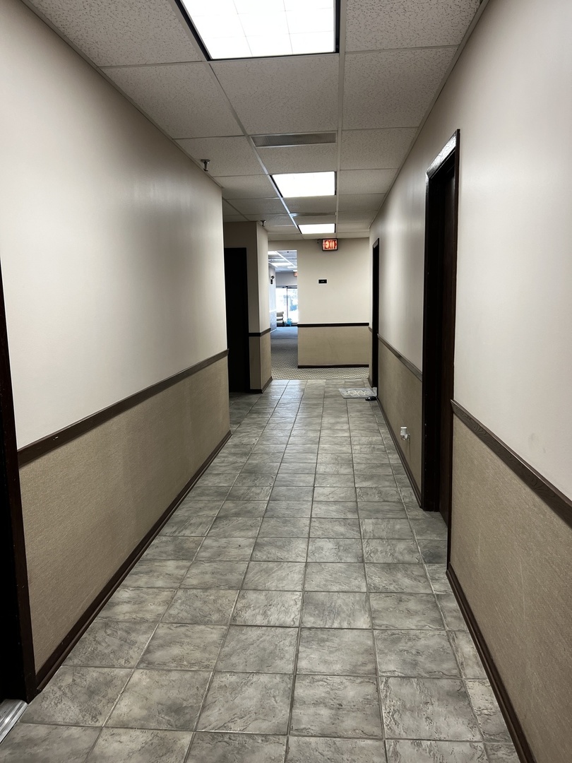 9944 S Roberts Road 201 Property Photo 14