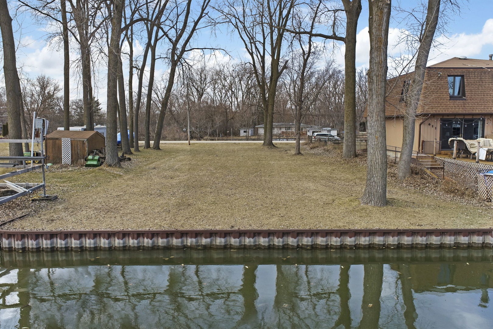 609 Monterrey Ter Property Photo 12