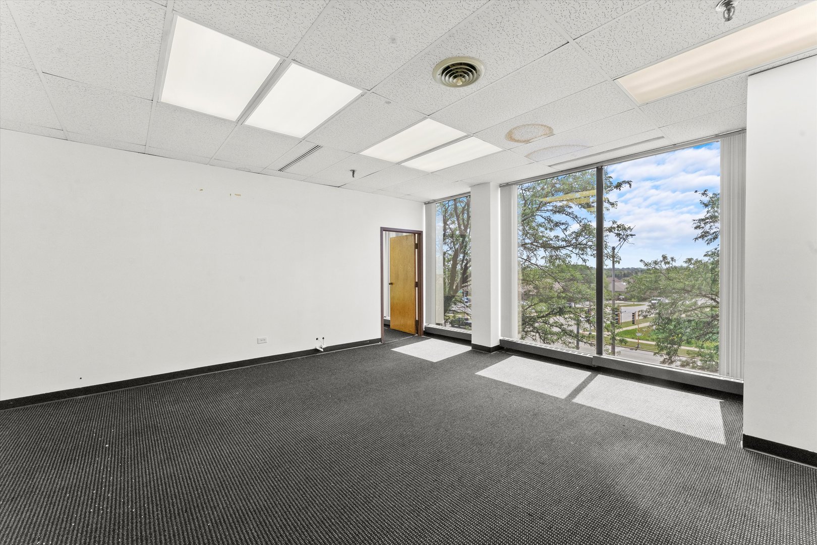 64 Orland Square Dr Property Photo 3