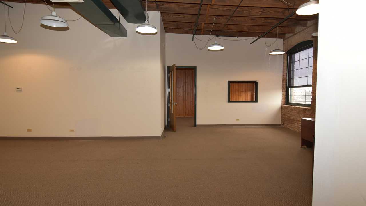 335 N River St Property Photo 8