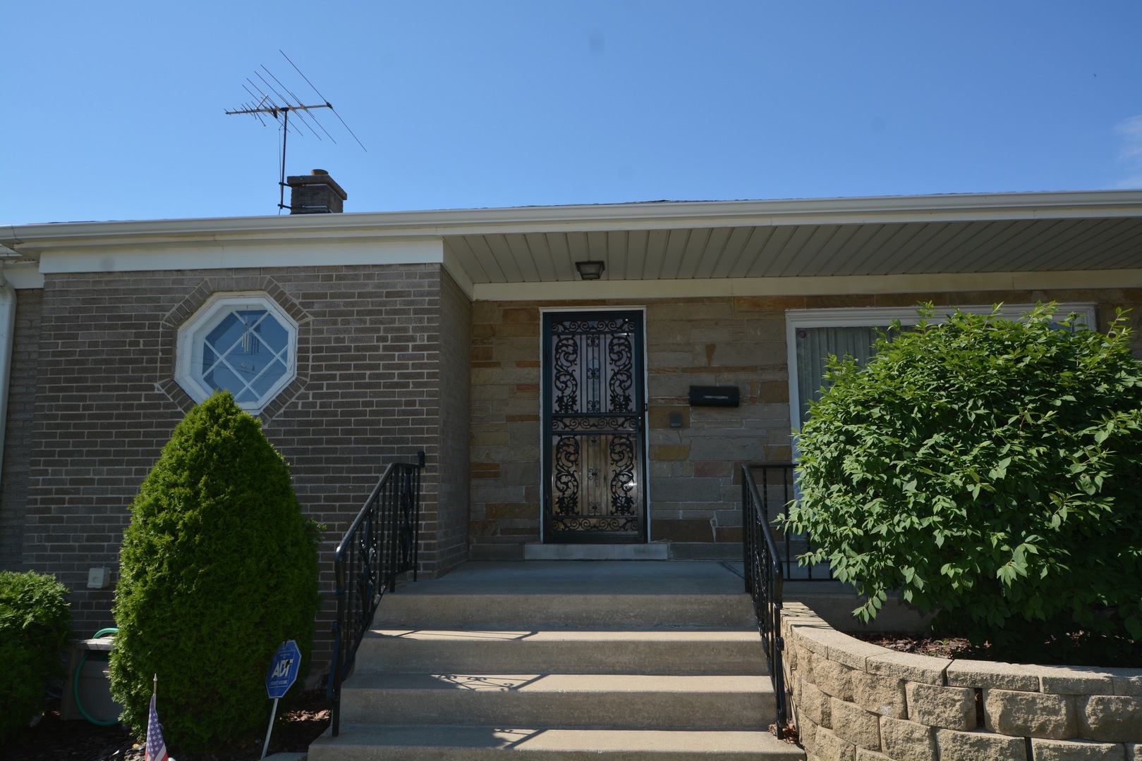 819 N 17th Avenue Property Photo 2