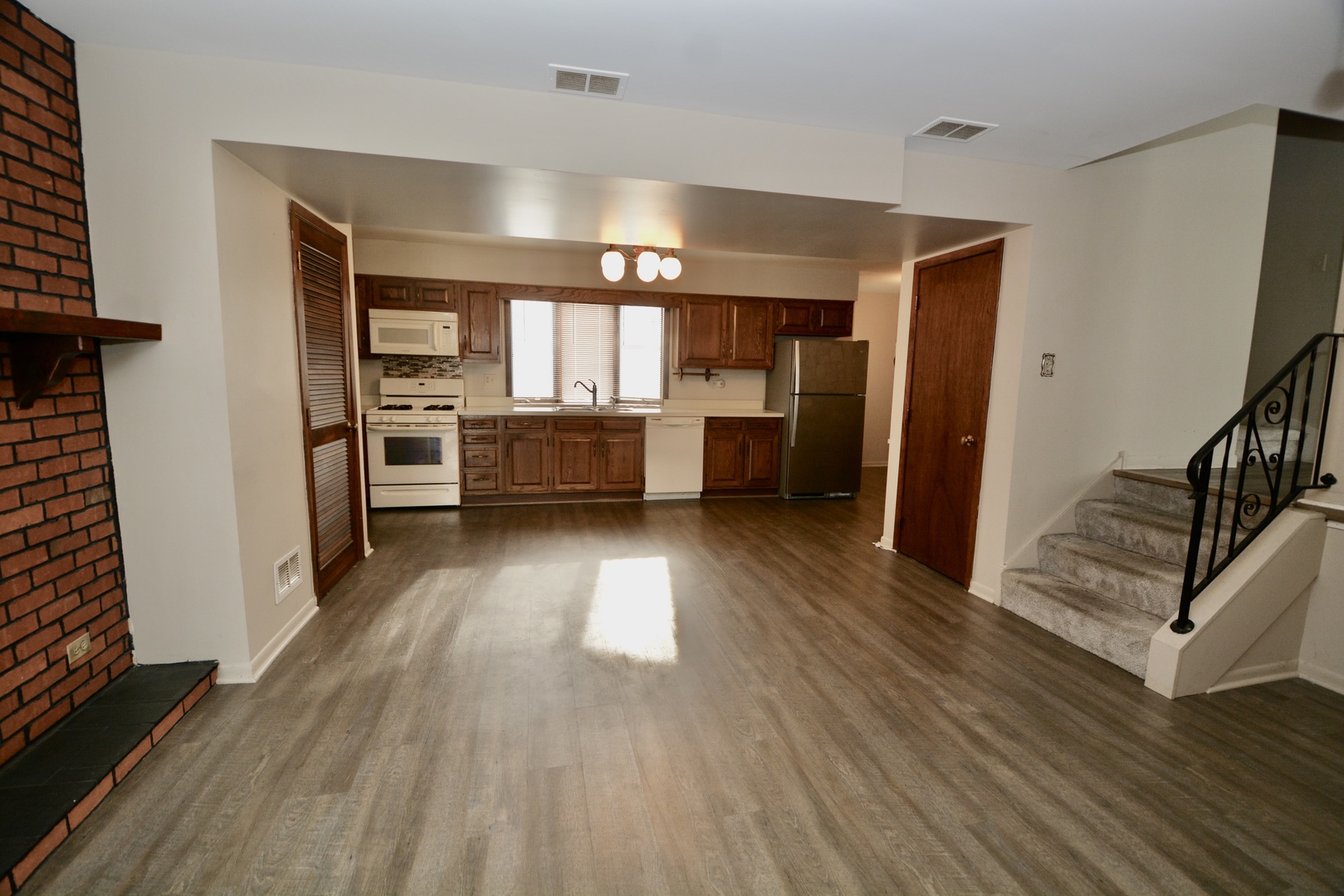 819 N 17th Avenue Property Photo 4