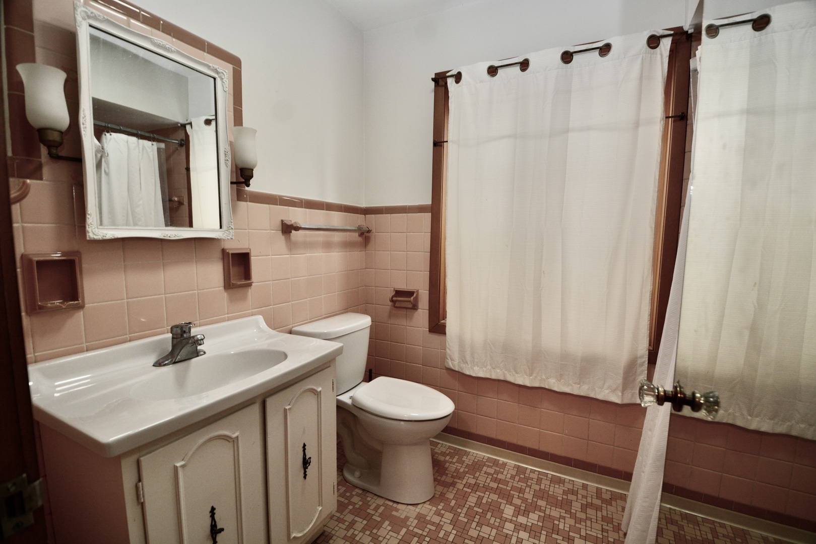 819 N 17th Avenue Property Photo 17