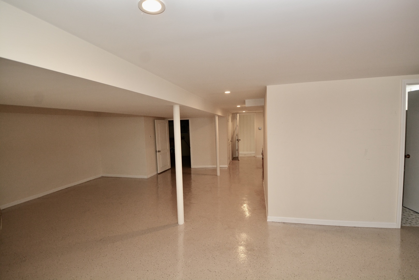 819 N 17th Avenue Property Photo 18