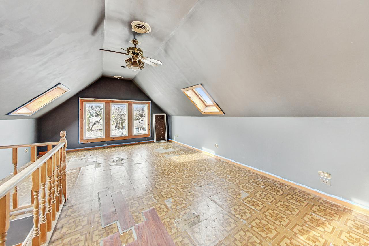 4531 Pulaski Avenue Property Photo 21