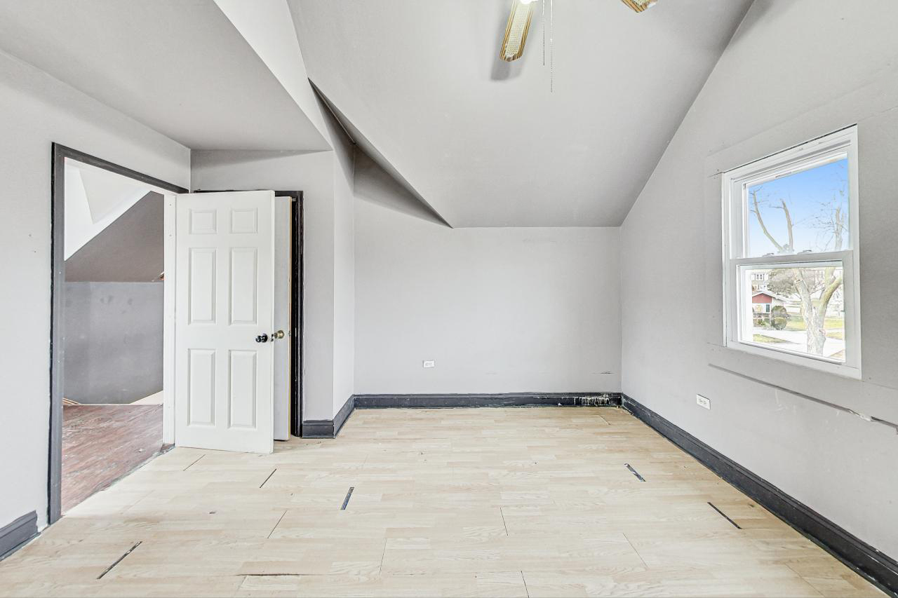 4531 Pulaski Avenue Property Photo 28
