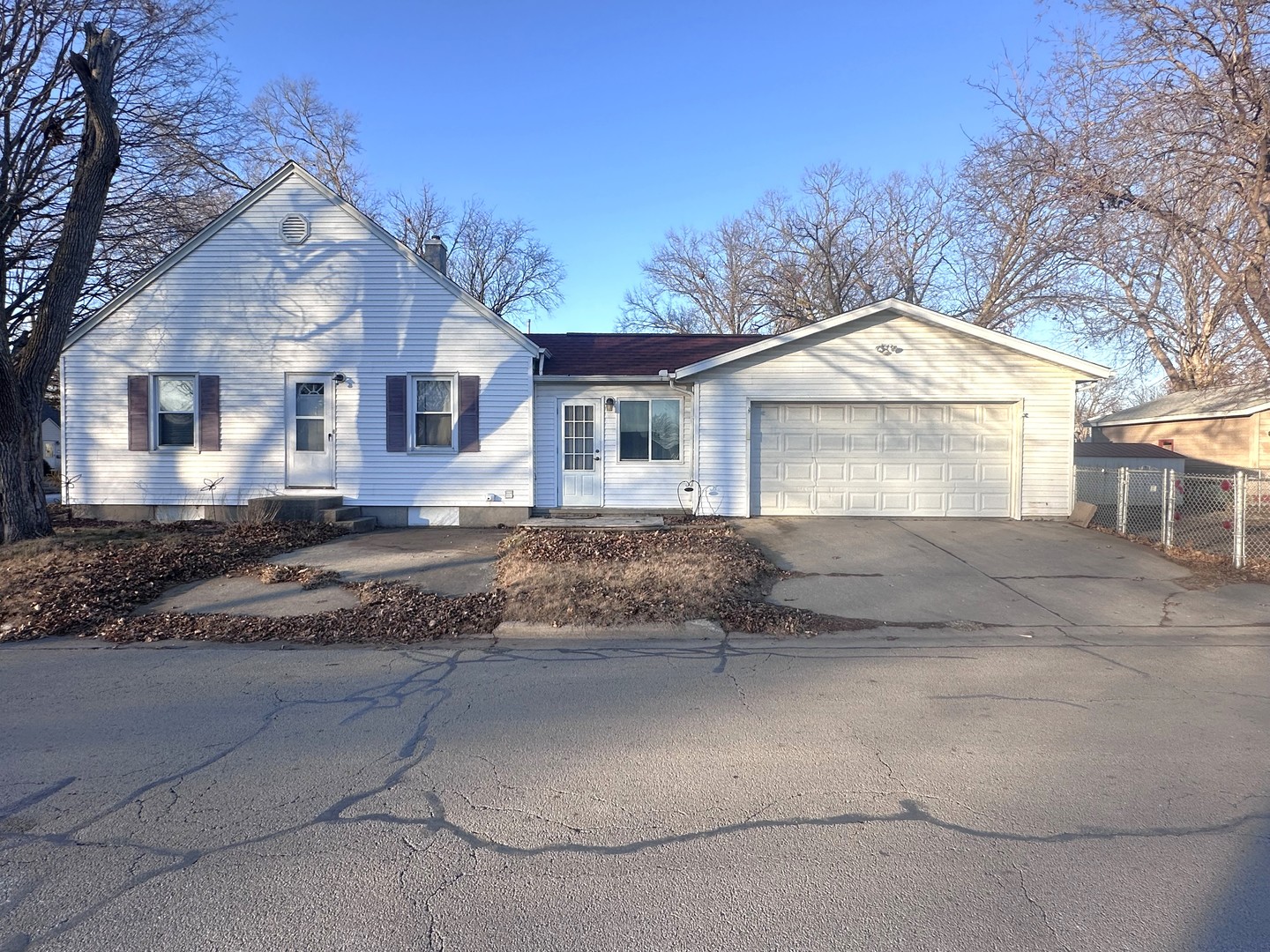 1402 7th Avenue Property Photo 3