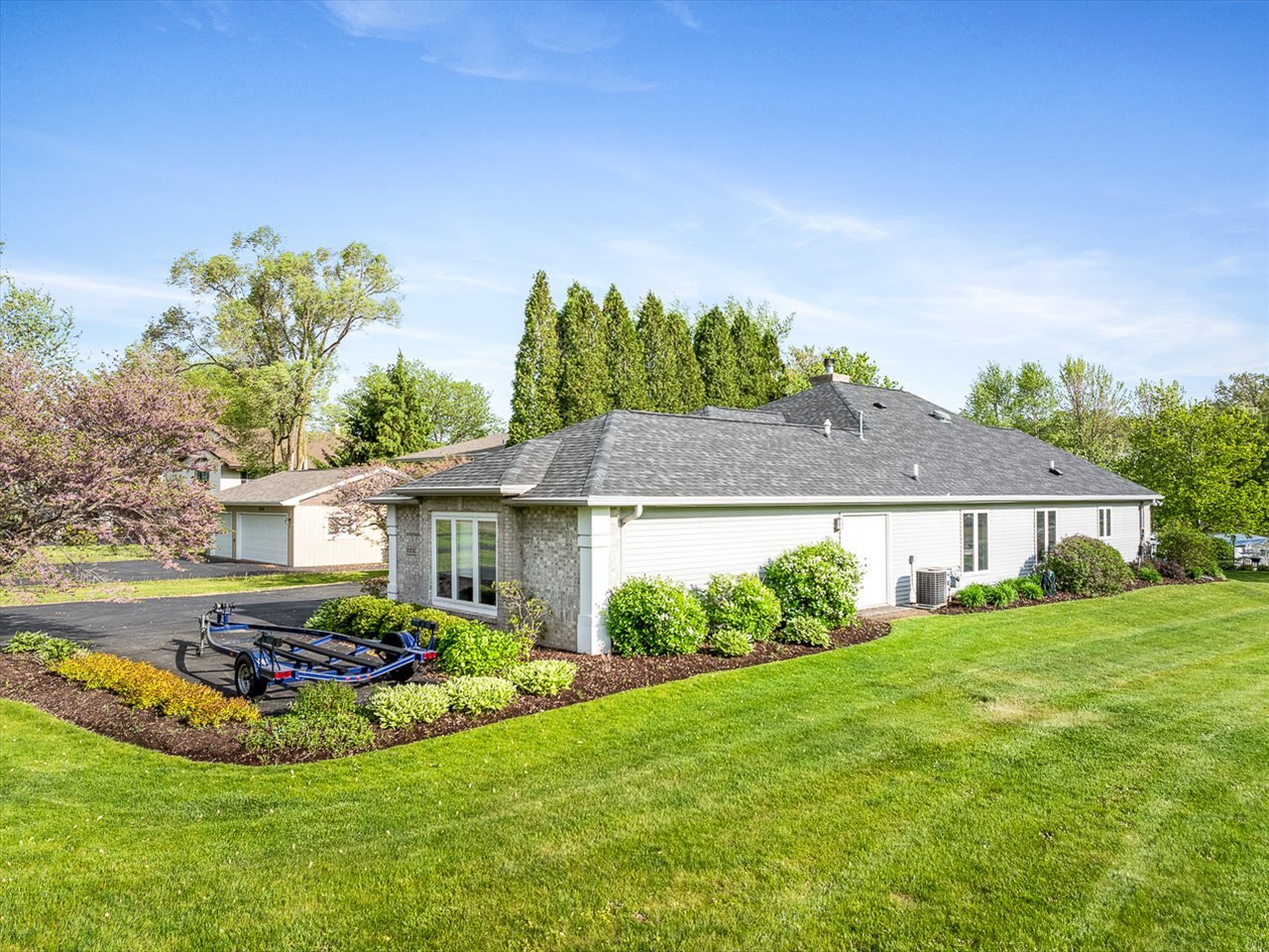 223 Lake Summerset Road Property Photo 44