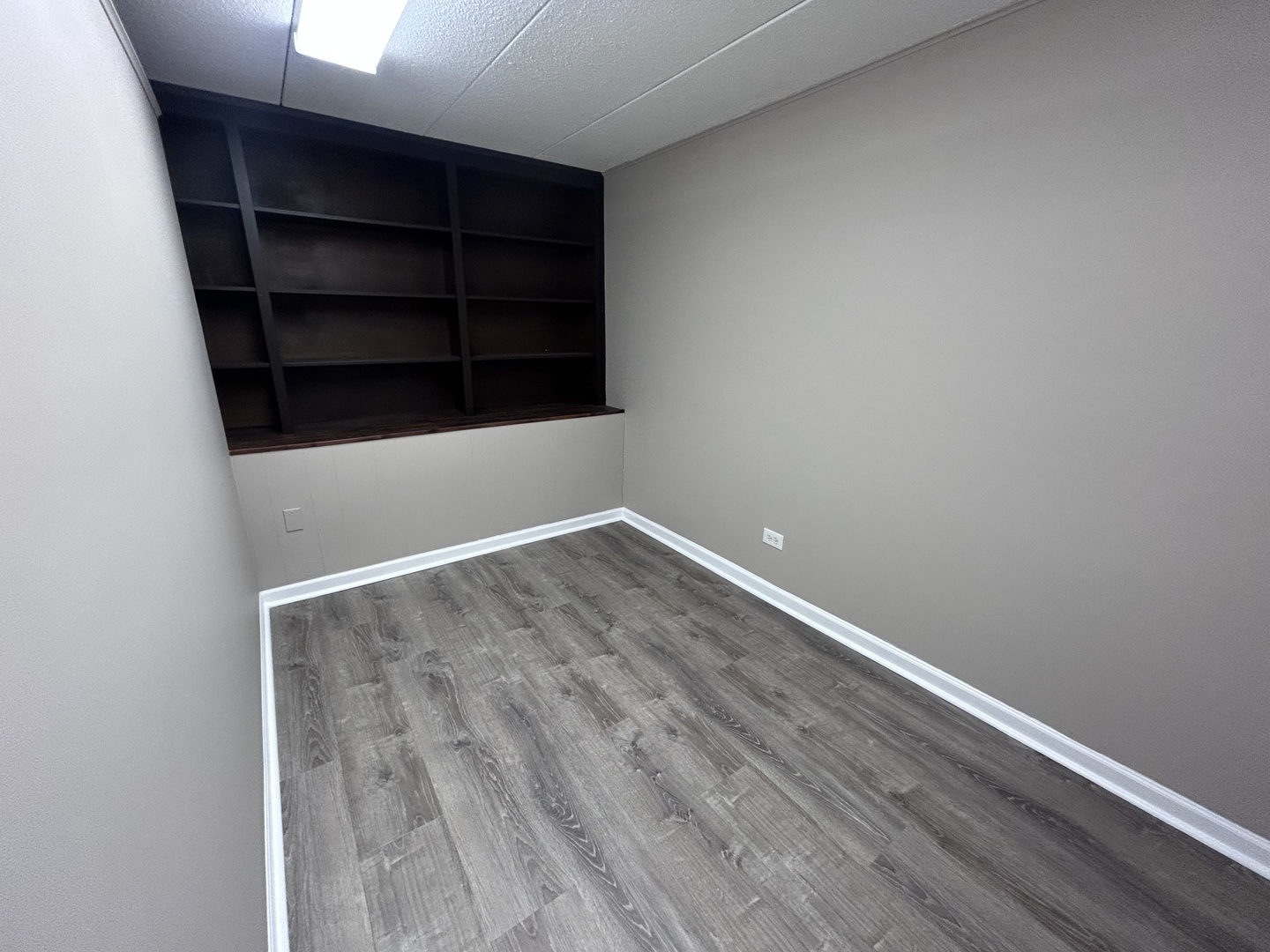 1039 College Ave Property Photo 8