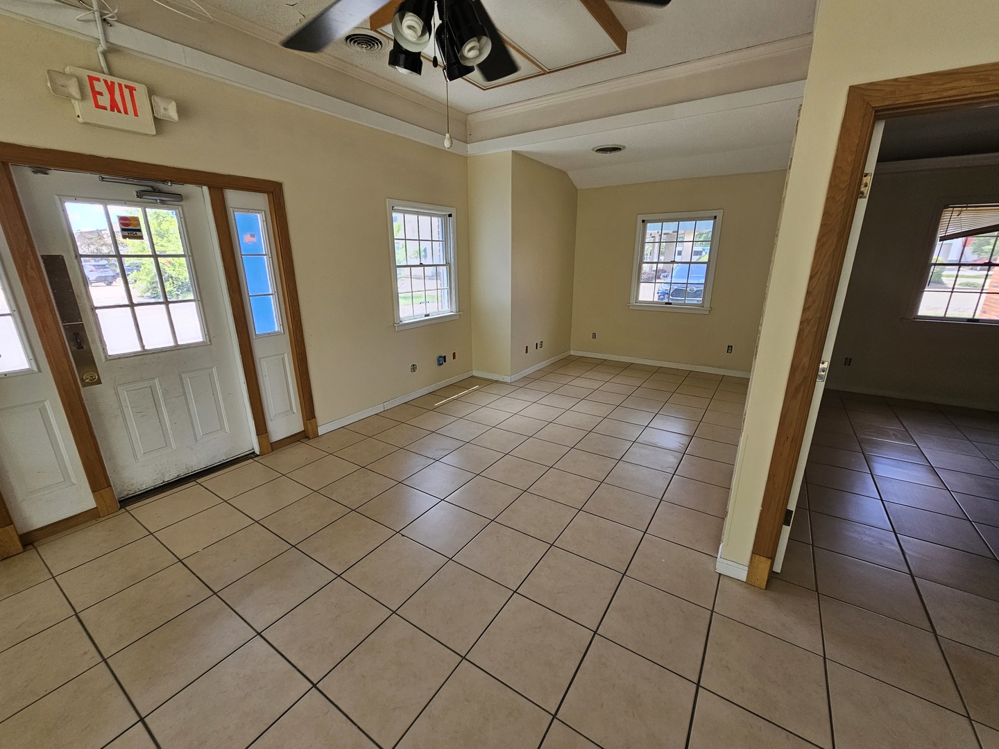 1405 E Florida Ave Property Photo 11