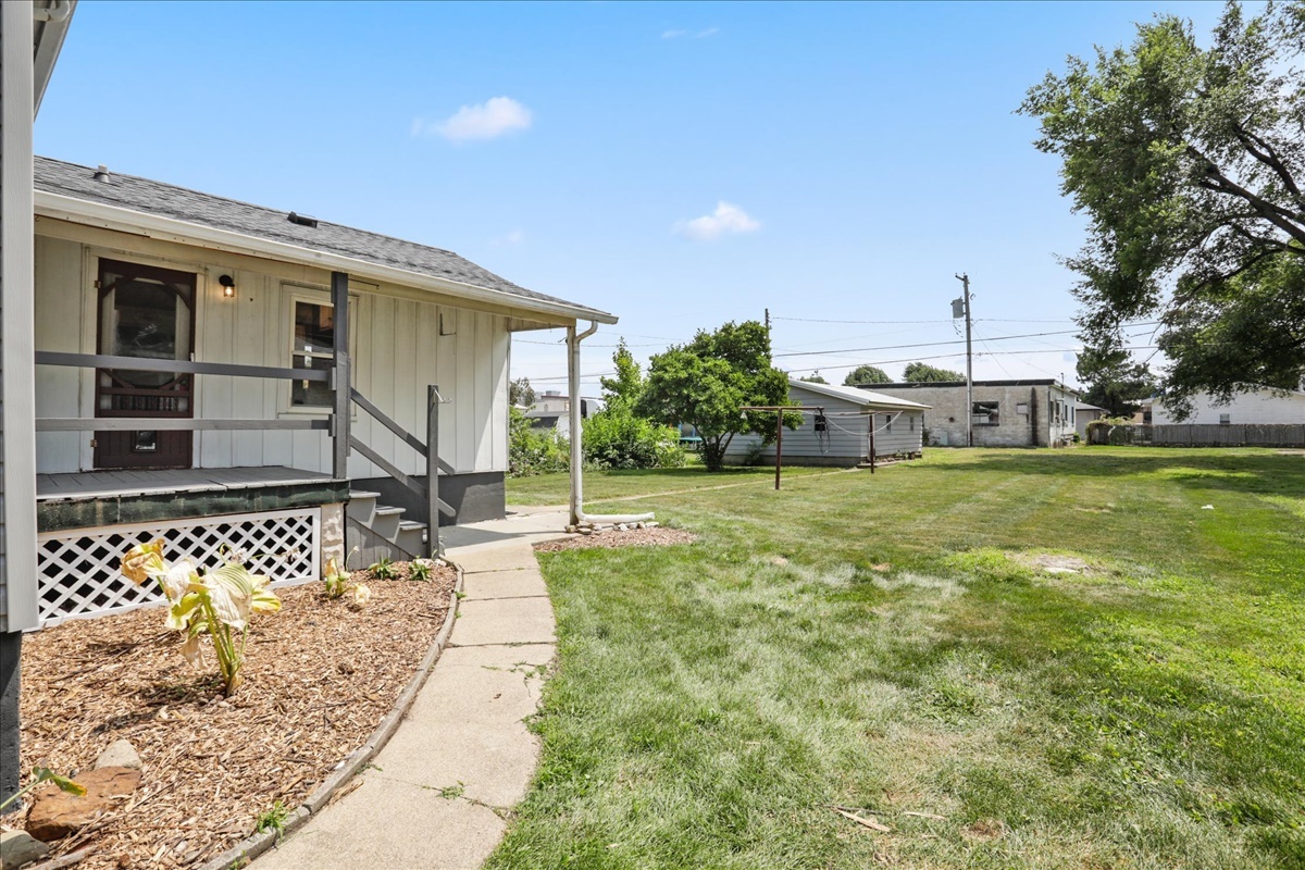 505 E Elm Street Property Photo 2