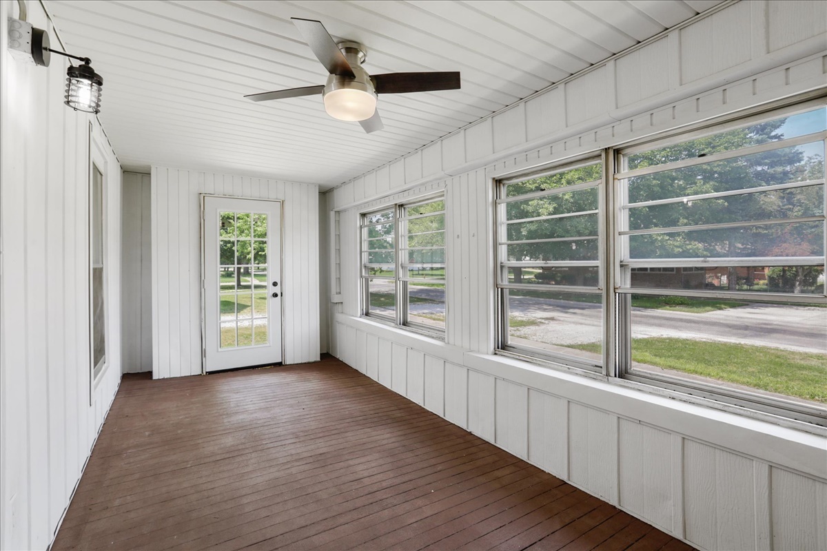 505 E Elm Street Property Photo 5
