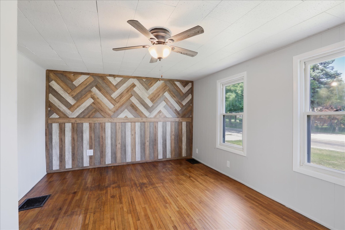505 E Elm Street Property Photo 22