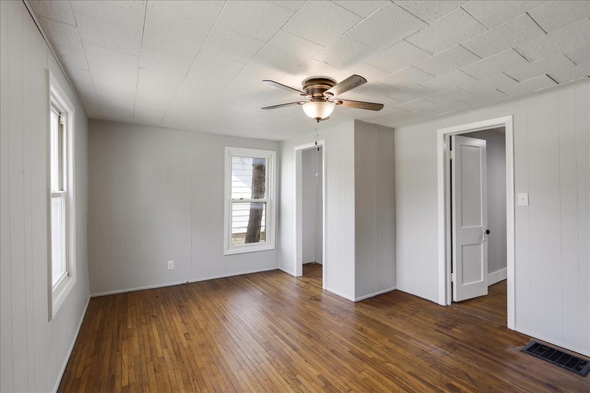 505 E Elm Street Property Photo 23