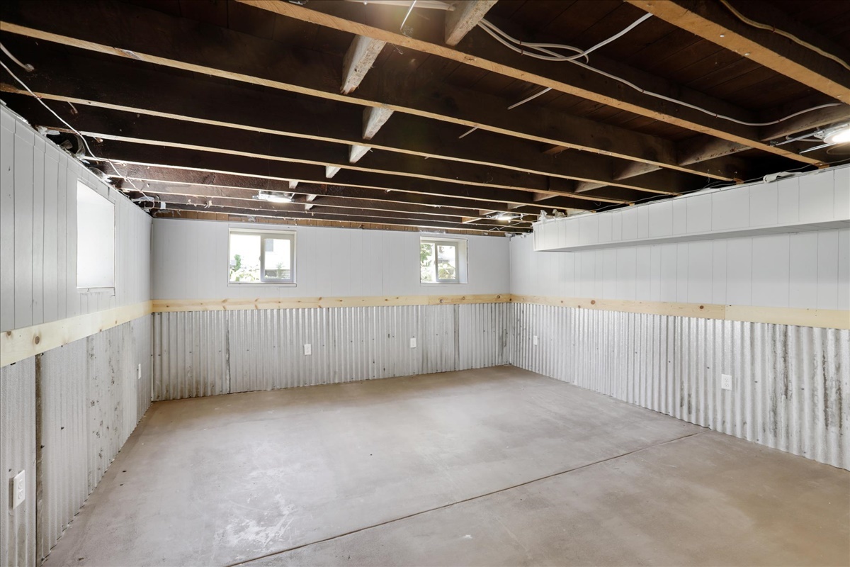 505 E Elm Street Property Photo 28