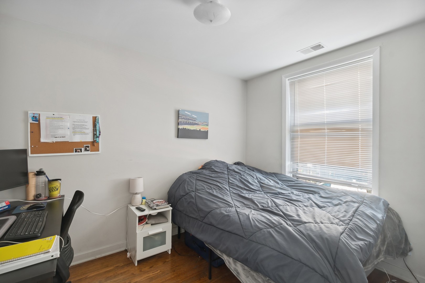 3472 N Clark Street Property Photo 8