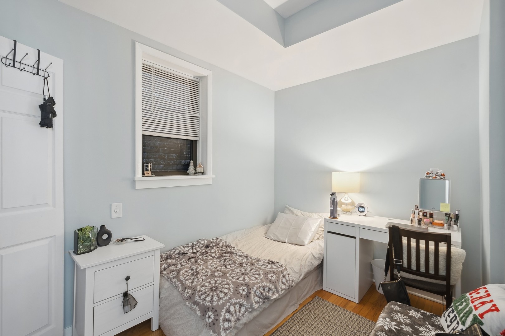 3472 N Clark Street Property Photo 10