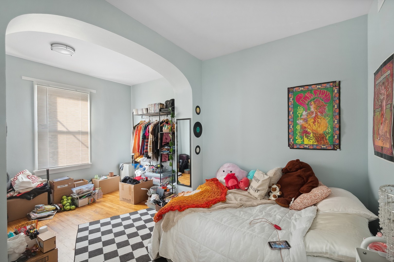 3472 N Clark Street Property Photo 11