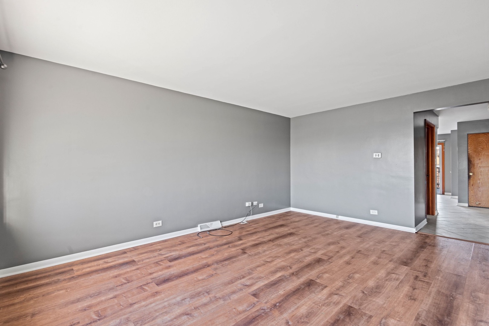 3606 S 53rd Court Property Photo 4