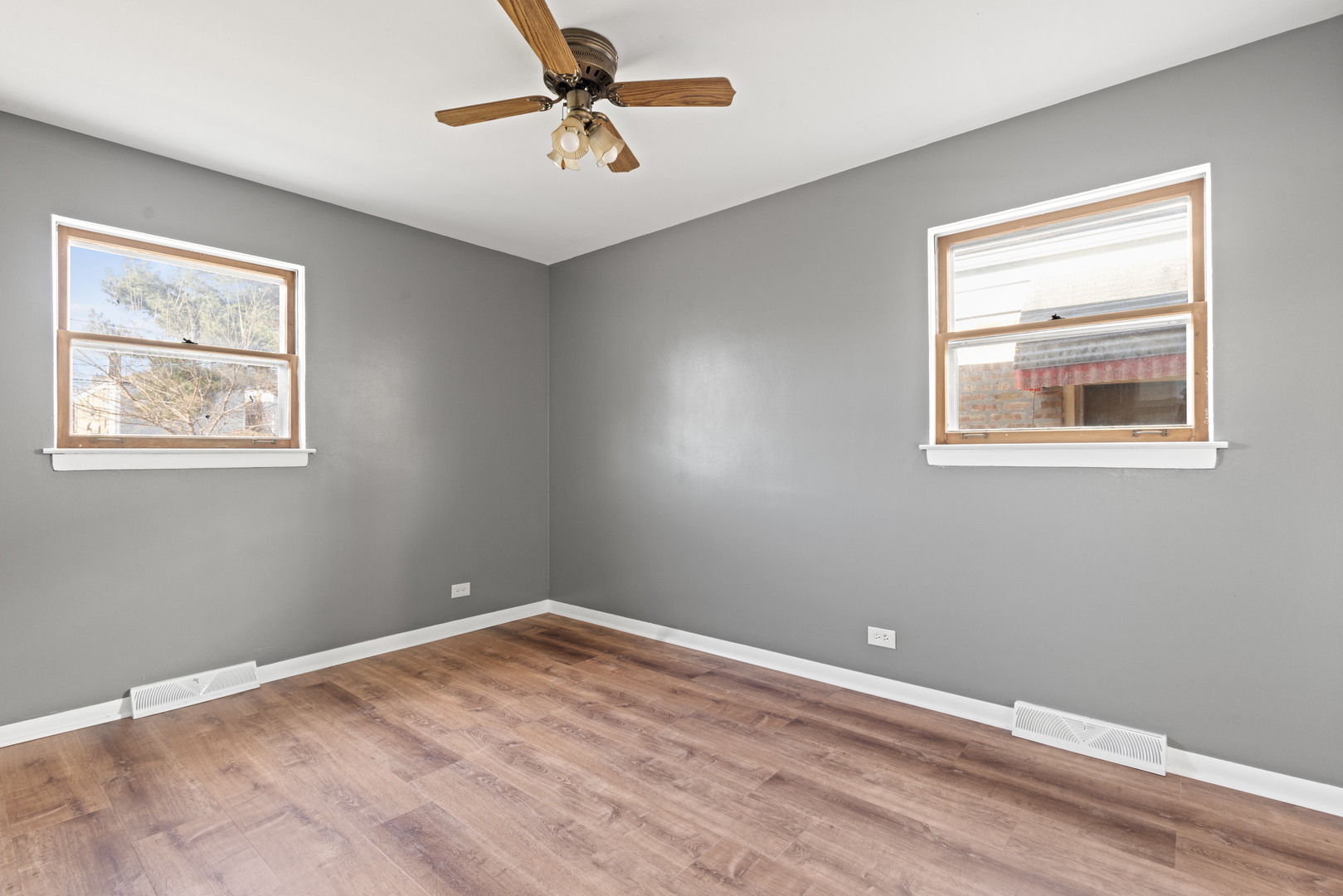 3606 S 53rd Court Property Photo 10